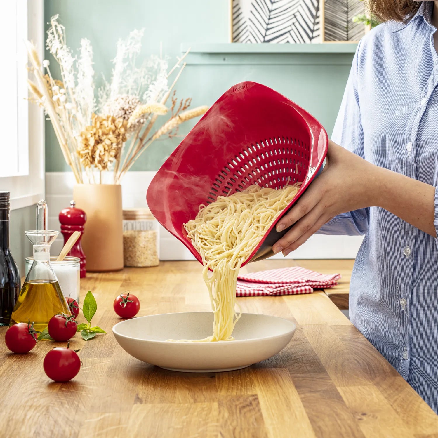 Tefal Ingenio Colander K2070614 in use
