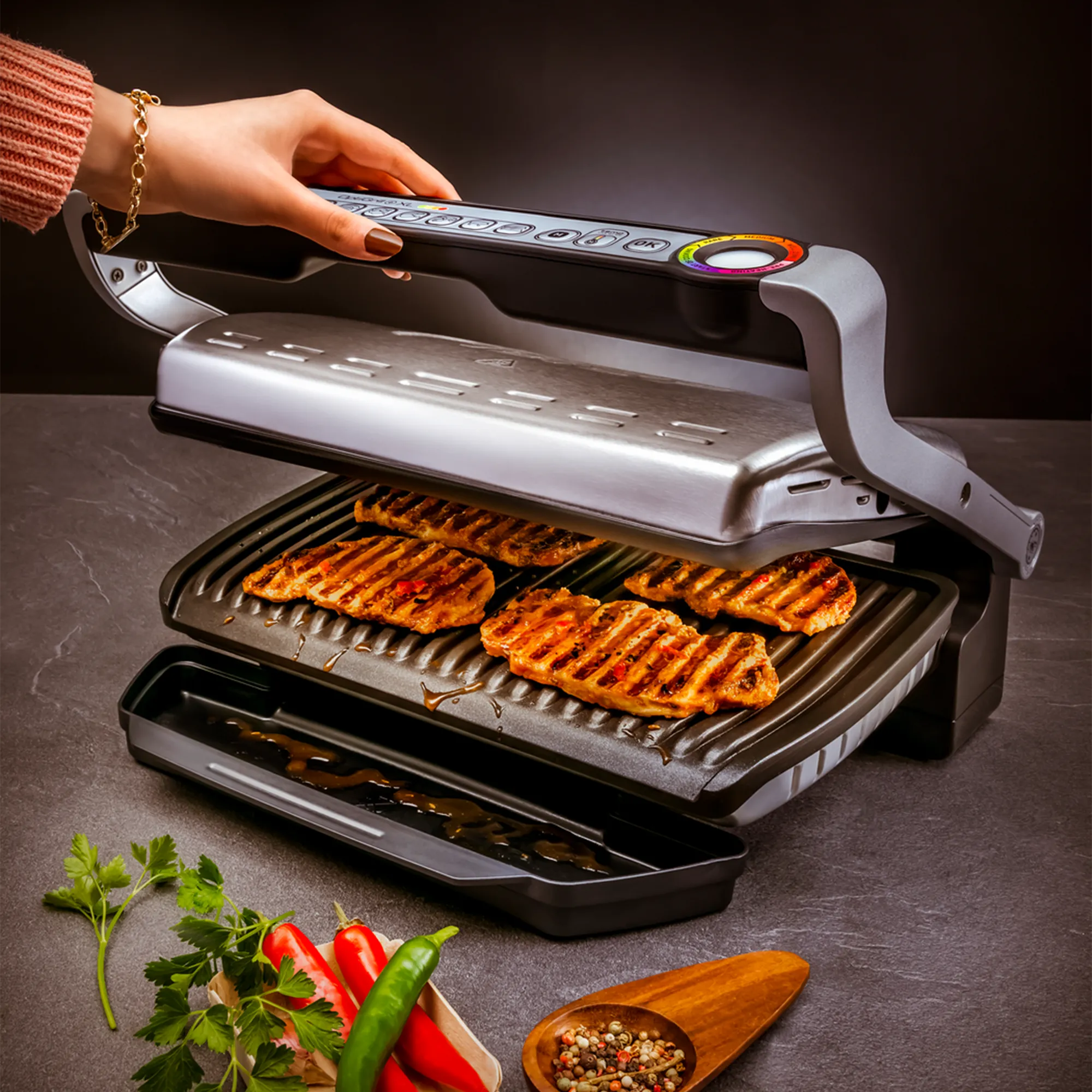 Tefal OptiGrill+ XL Smart Electric Grill GC722 cooking chicken