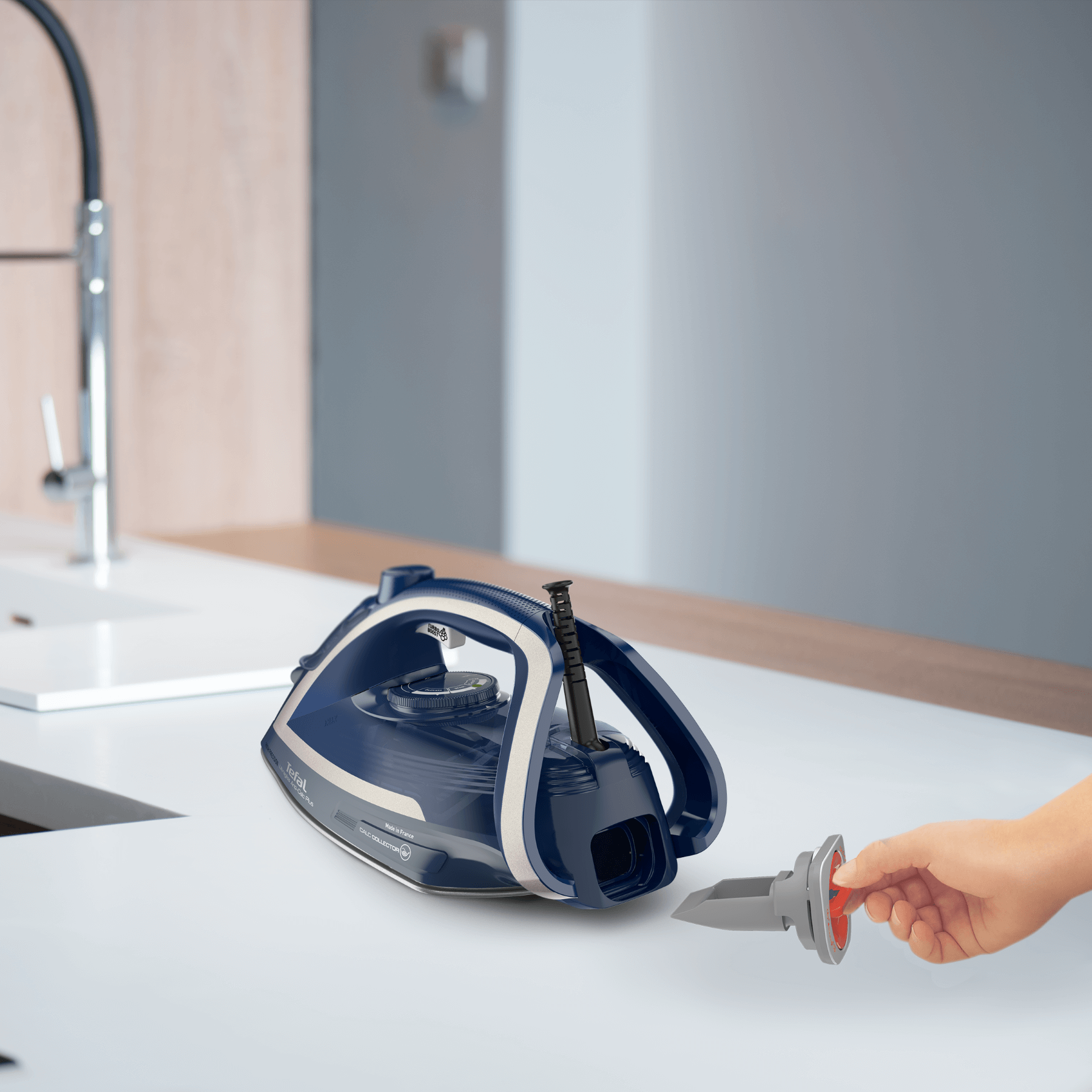 Tefal Ultragliss Anti-Calc Plus Steam Iron FV6849