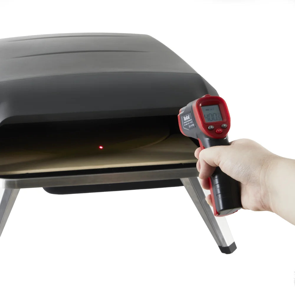 Tefal Pizza Pronto Infrared Thermometer XA401000 in use