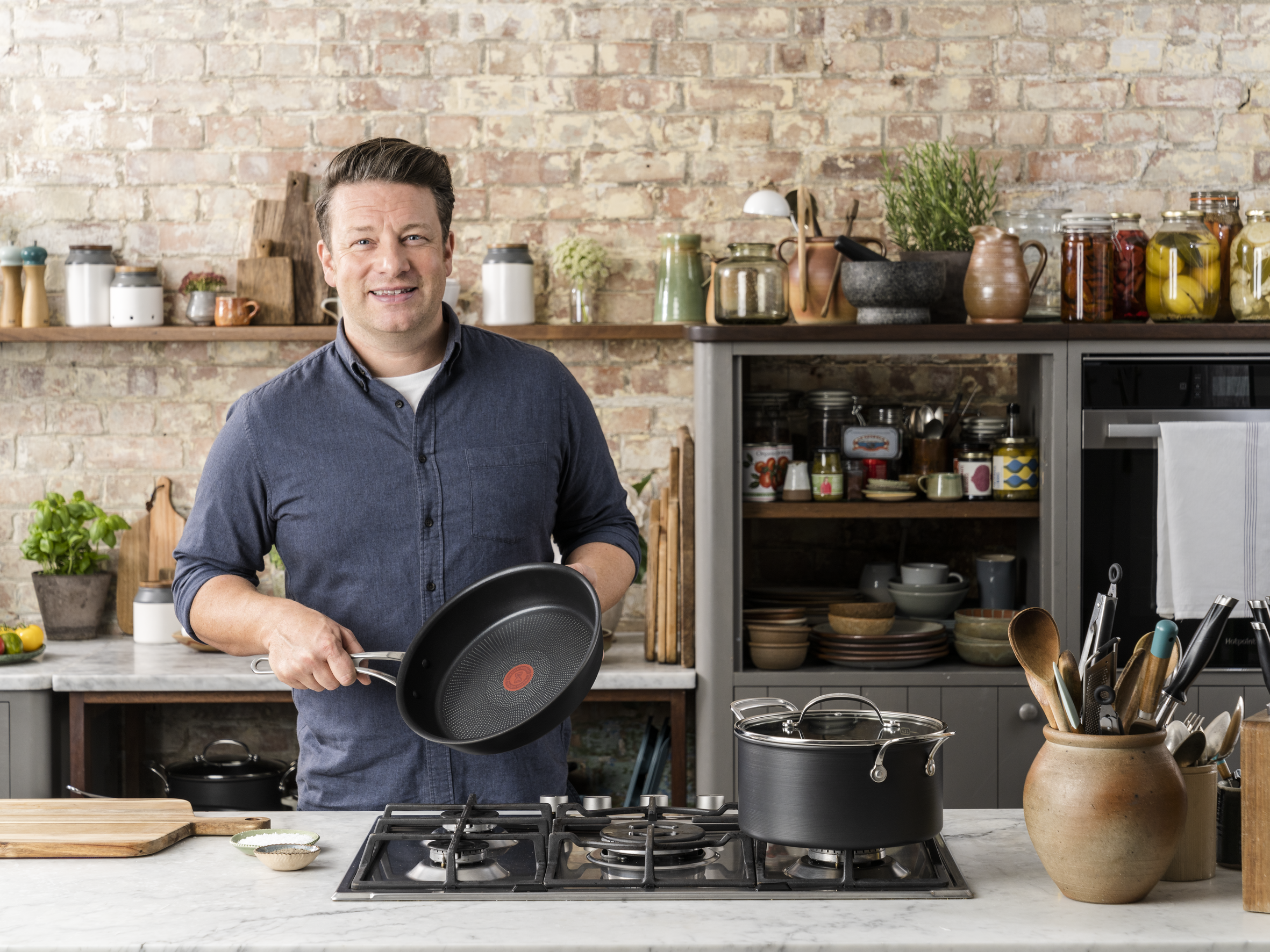 Jamie Oliver by Tefal Cook's Classics Induction Non-Stick Hard Anodised 5-Piece Cookware Set